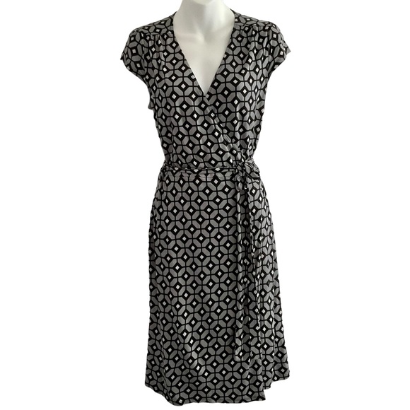 Old Navy | Cap Sleeve Wrap Dress - Picture 2 of 12